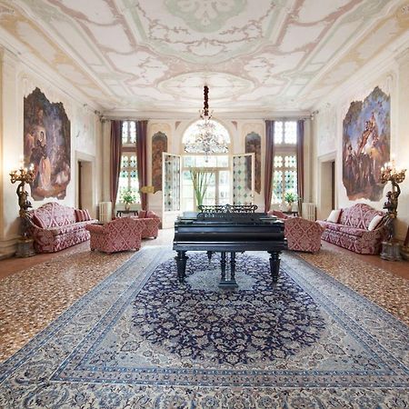 Hotel Villa Condulmer Мольяно-Венето Экстерьер фото The interior of the villa