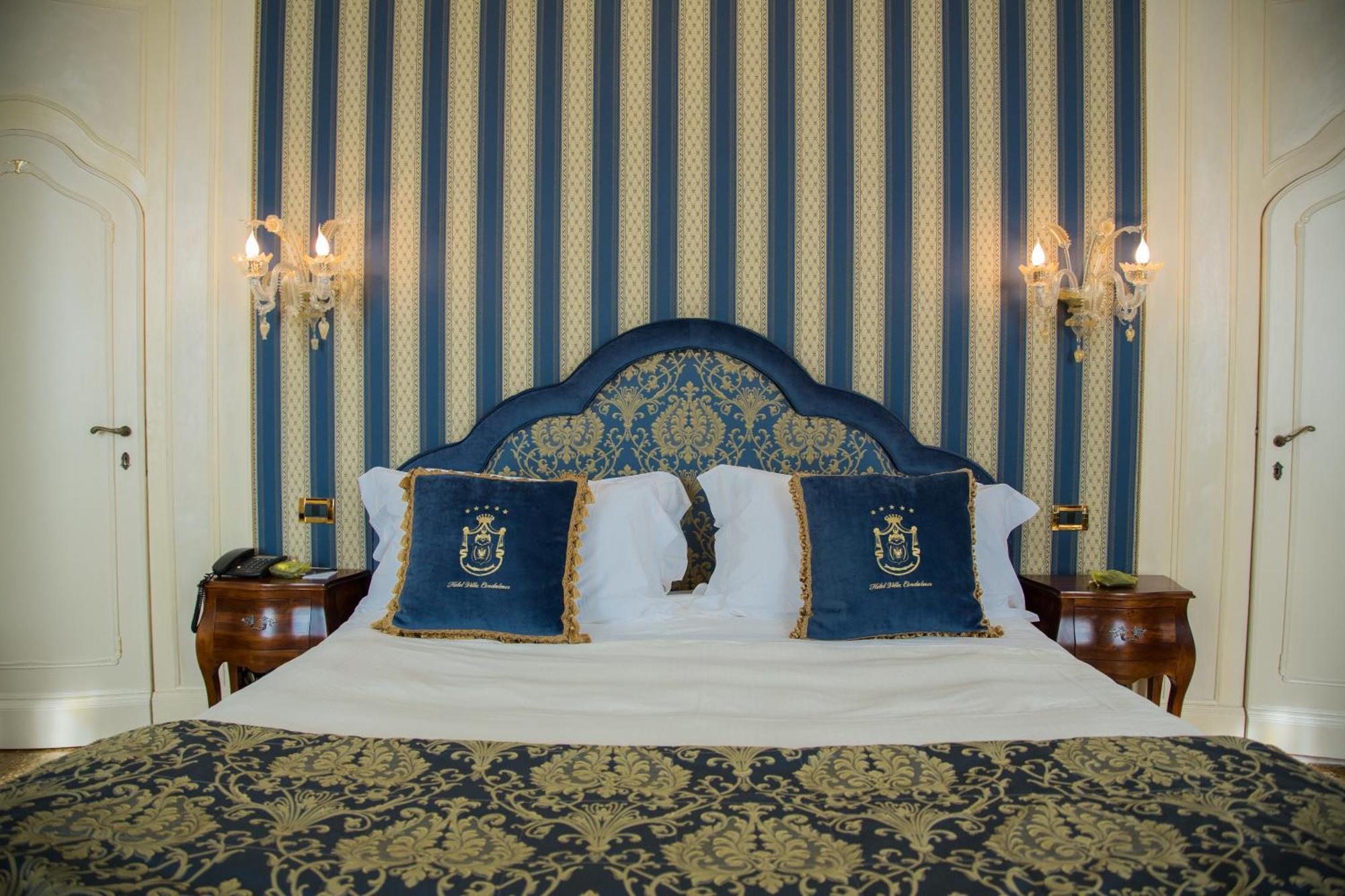Hotel Villa Condulmer Мольяно-Венето Номер фото A bedroom at the hotel