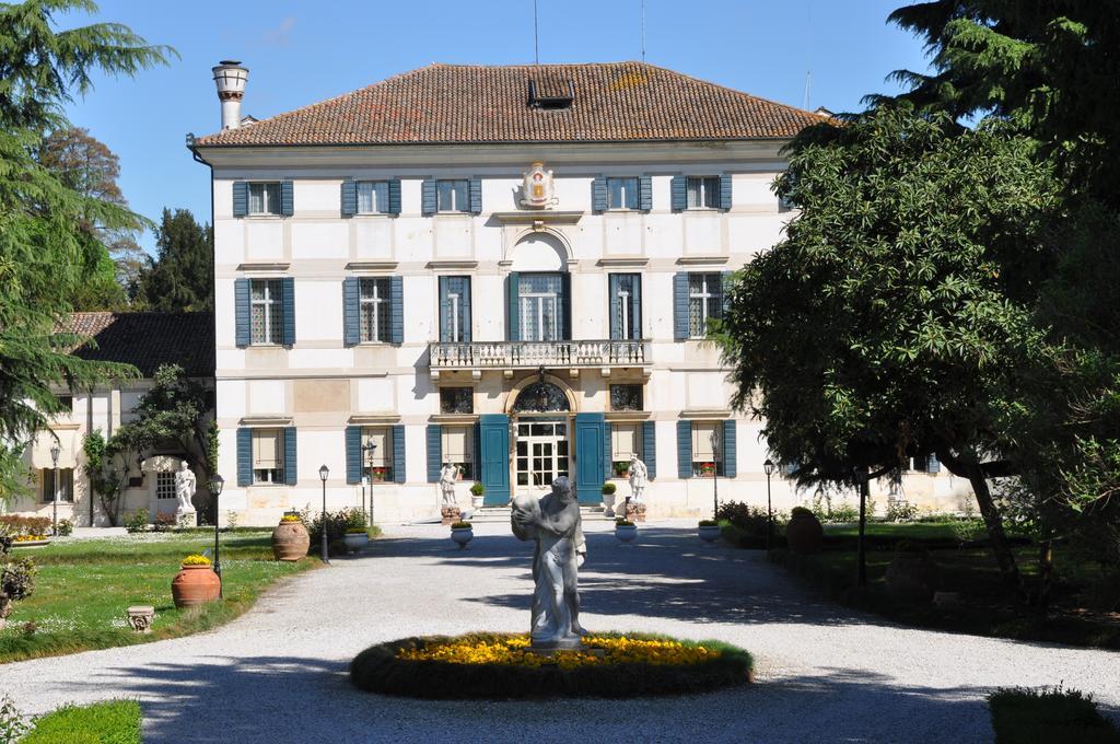 Hotel Villa Condulmer Мольяно-Венето Экстерьер фото The town hall in Montferrand-en-Charollais