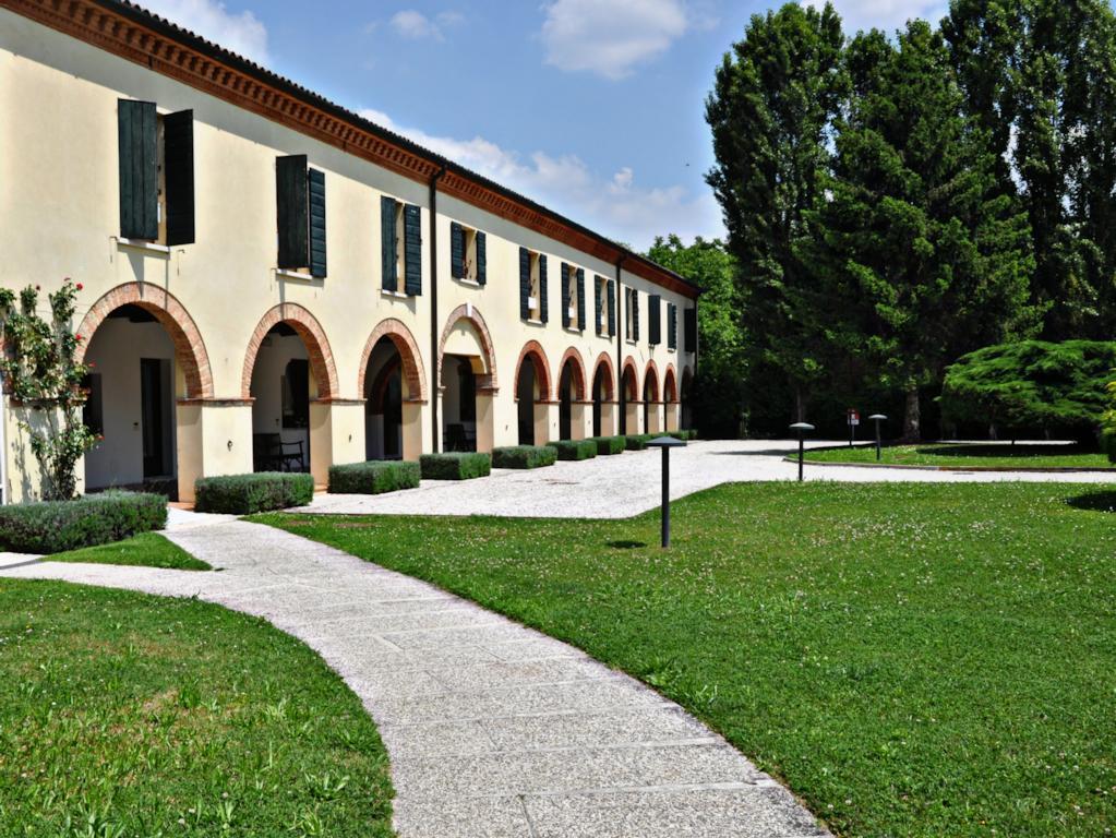 Hotel Villa Condulmer Мольяно-Венето Экстерьер фото The cloister of the Abbey of San Pietro in Ciel d'Oro