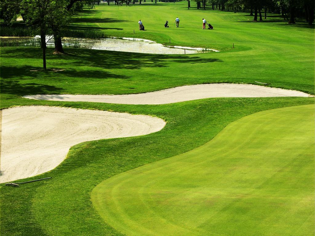 Hotel Villa Condulmer Мольяно-Венето Экстерьер фото Golf course