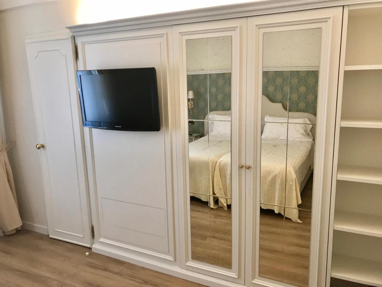 Hotel Villa Condulmer Мольяно-Венето Экстерьер фото A mirrored armoire